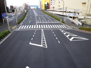 路面補修工事（２二の１１・二層式低騒音舗装）